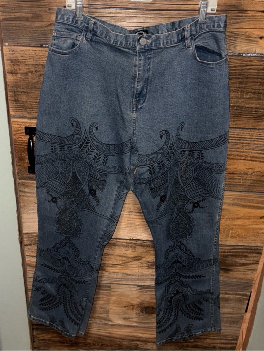Vintage Women's Dark Blue Embroidered Straight-Leg Jeans